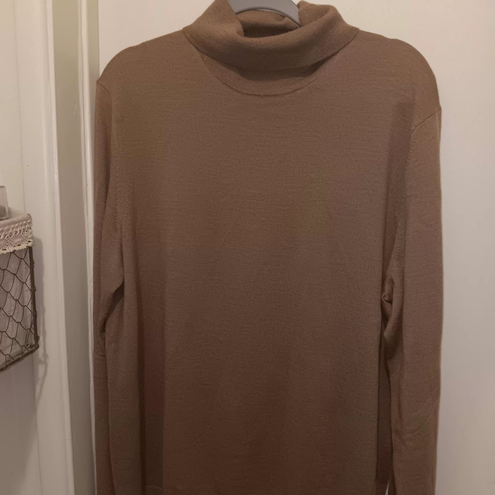 Banana Republic Men's Brown Turtleneck Sweater
